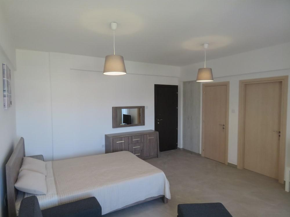 Polyxeni Hotel Apartments Limisso Esterno foto